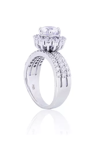 White essential rock ring