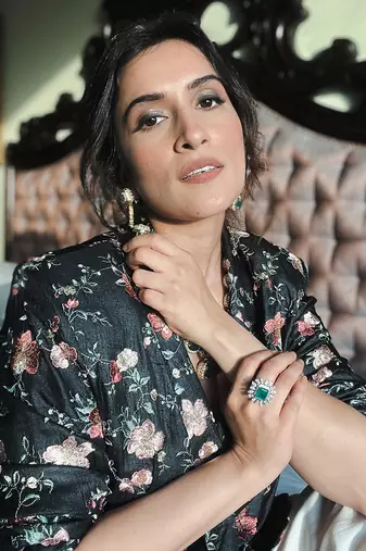 Green classe cocktail ring