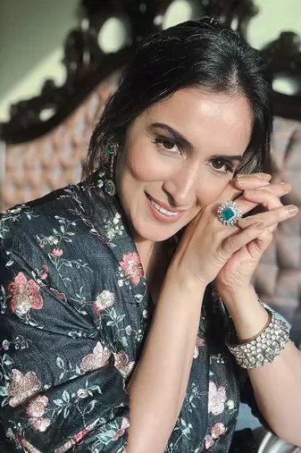 Green classe cocktail ring