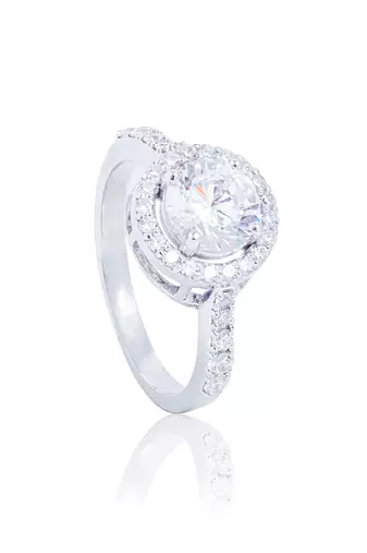 White round halo solitaire ring