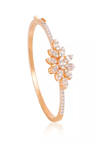 White ambre bracelet