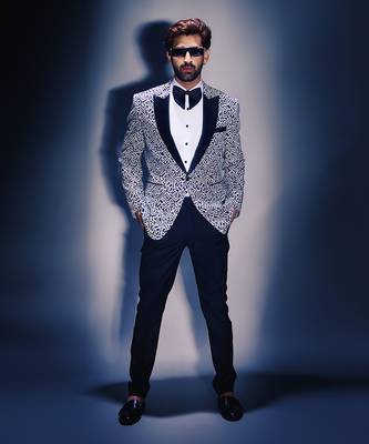 White abstract jacquard tuxedo with pant 1