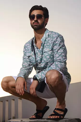 Blue cloud print shacket