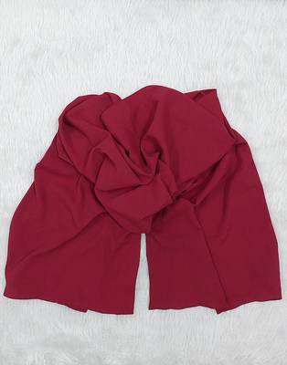 Ana light weight soft poly crinkle reddish maroon hijab 4