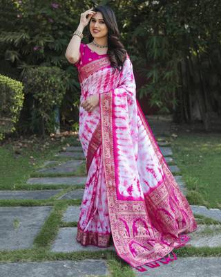 Pink Woven Design Bandhej Silk Blend Saree With Blouse 3