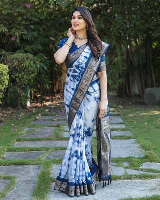 Navy Blue Woven Design Bandhej Silk Blend Saree With Blouse 2