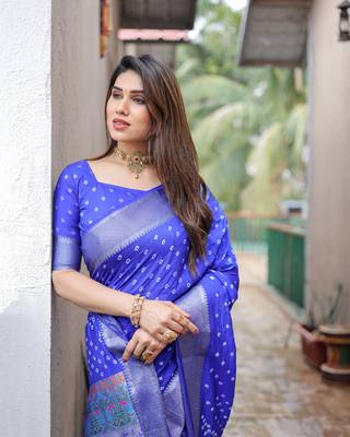 Blue Woven Design Bandhej Silk Blend Saree With Blouse 5