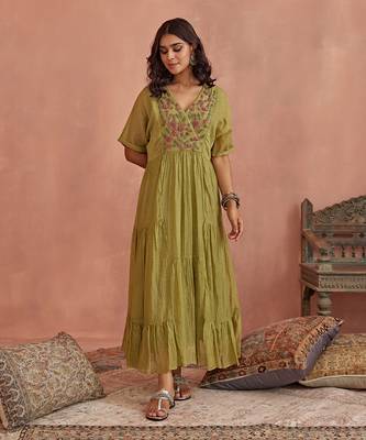 Green flower embroidery tunic 1