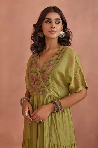 Green flower embroidery tunic