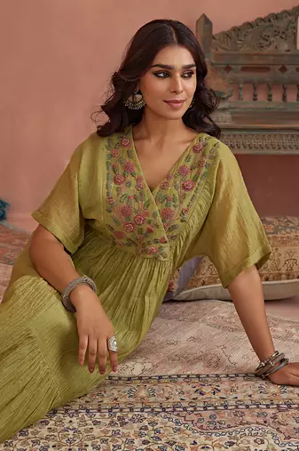Green flower embroidery tunic