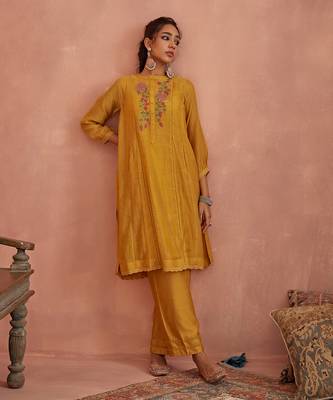 Yellow floral emroidered tunic set 2