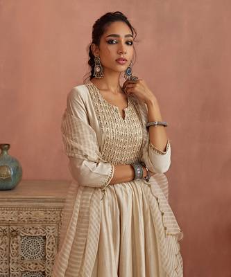 Ivory metal hand embroidered anarkali set 4