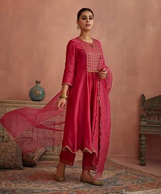 Magenta metal hand embroidered anarkali set 3