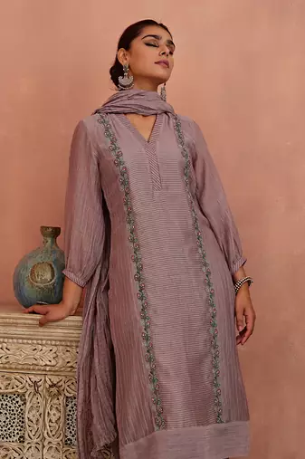 Mauve flower lace kurta set