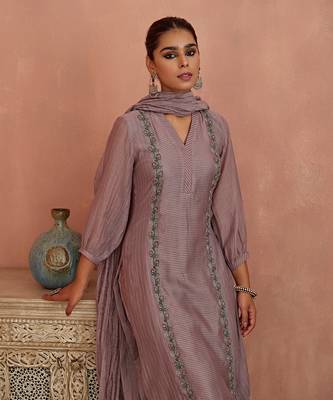 Mauve flower lace kurta set 5