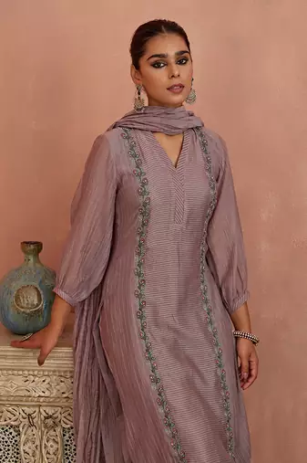 Mauve flower lace kurta set
