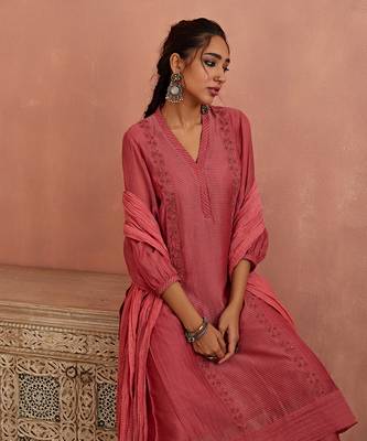 Coral flower lace kurta set 4