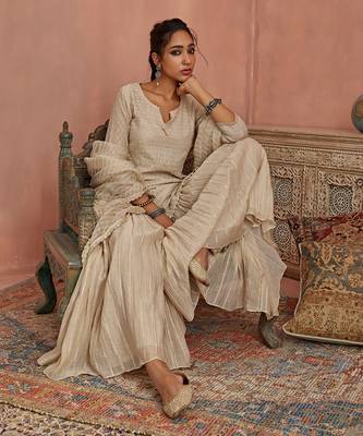 Ivory thread embroidered gharara set 4