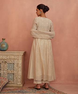Ivory a line kurta set 3