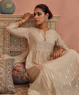 Ivory a line kurta set 5