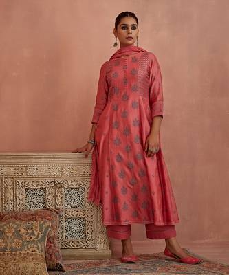 Coral thread embroidered a line kurta set 1