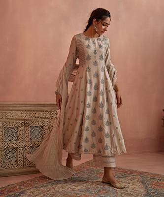 Ivory thread embroidered a line kurta set 1