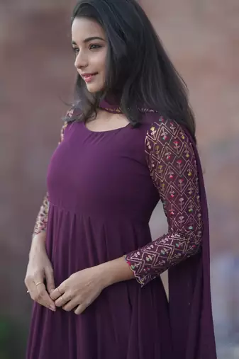 Heavy Georgette Women's Embroidery work Kurti with Dupatta set 