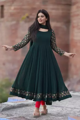 green georgette anarkali kurti set with embroidered