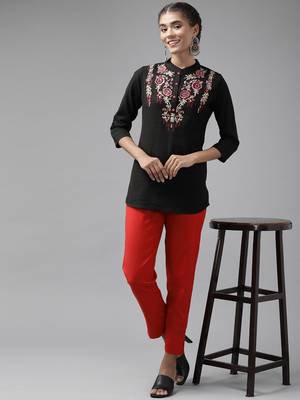  women red slim fit pure cotton trousers 4