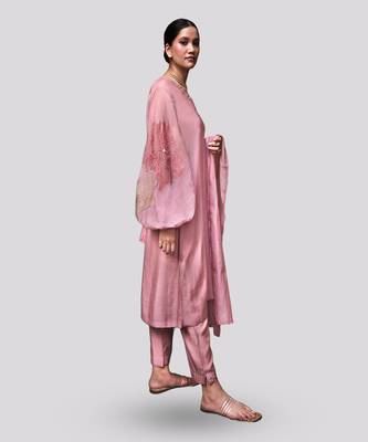 Blush pink annika kurta set 3