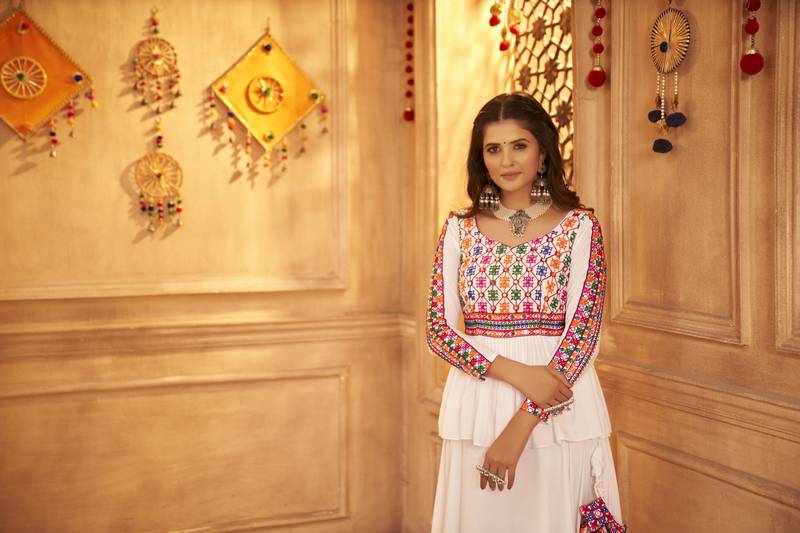 WHITE THREAD EMBROIDERED WITH MIRROR VISCOSE RAYON TRADITIONAL NAVRATRI WEDDING FUNCTION FESTIVAL STITCHED LEHENGA CHOLI