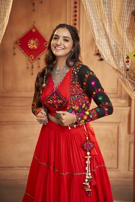 RED THREAD EMBROIDERED WITH MIRROR VISCOSE RAYON TRADITIONAL NAVRATRI FESTIVAL STITCHED LEHENGA CHOLI KOTI/SHRUG 5