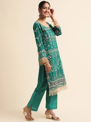 Green embroidered faux georgette pakistani salwar suit 4