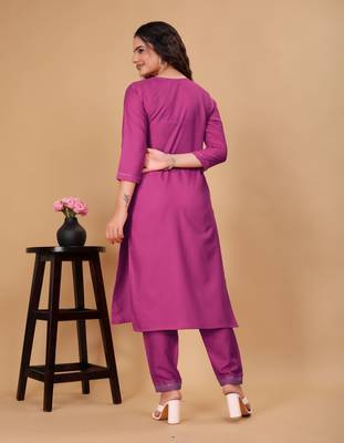 Purple Embroidered Cotton Blend fabric Kurta Pant with Dupatta Set 4