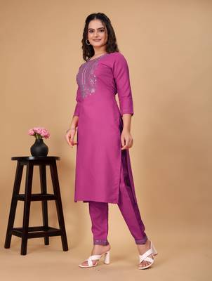 Purple Embroidered Cotton Blend fabric Kurta Pant with Dupatta Set 5