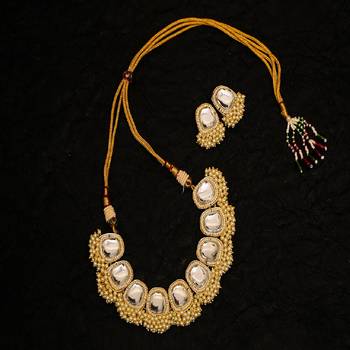KUNDAN ELITE EARRINGS ND TIKA WITH NECKLESS FOR FESTIVE 1