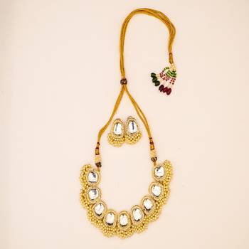 KUNDAN ELITE EARRINGS ND TIKA WITH NECKLESS FOR FESTIVE 2