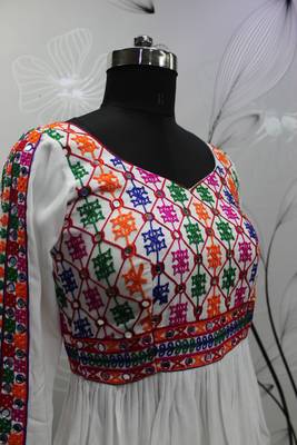 WHITE THREAD EMBROIDERED WITH MIRROR VISCOSE RAYON TRADITIONAL NAVRATRI WEDDING FUNCTION FESTIVAL STITCHED LEHENGA CHOLI 6