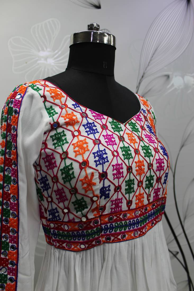 WHITE THREAD EMBROIDERED WITH MIRROR VISCOSE RAYON TRADITIONAL NAVRATRI WEDDING FUNCTION FESTIVAL STITCHED LEHENGA CHOLI