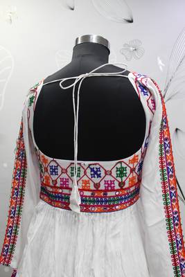 WHITE THREAD EMBROIDERED WITH MIRROR VISCOSE RAYON TRADITIONAL NAVRATRI WEDDING FUNCTION FESTIVAL STITCHED LEHENGA CHOLI 7