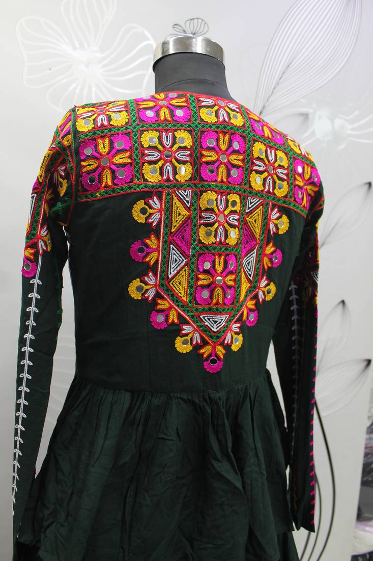 GREEN THREAD EMBROIDERED WITH MIRROR VISCOSE RAYON TRADITIONAL NAVRATRI FESTIVAL STITCHED LEHENGA CHOLI KOTI/SHRUG