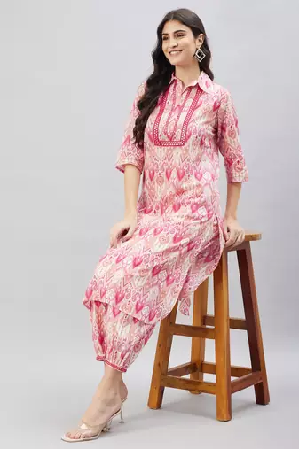 Winered woman pink geometric print collared neck embroidered pathani kurta set