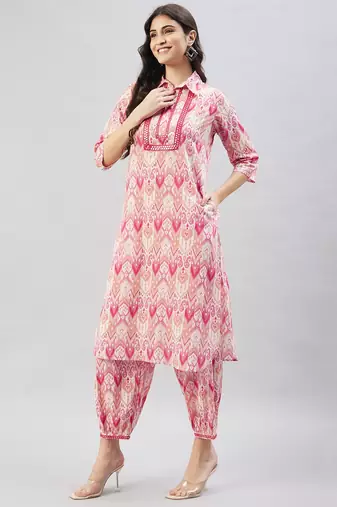 Winered woman pink geometric print collared neck embroidered pathani kurta set