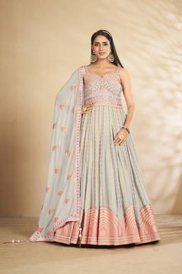 Light pastel colours are particularly fashionable these days, so making a statement in them is essential. 1
