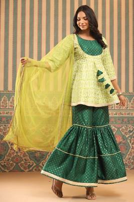 Juniper Women Green Shantoon Slub Printed Flared Kurta Sets 2