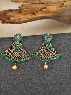 Traditional Gold Tone Class Triangular Shape Green Stone Earring 1