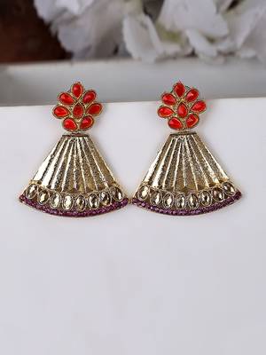 Traditional Gold Tone Class Triangular Shape Pink Stone Earring 2