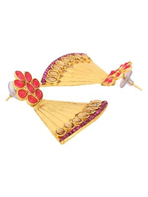 Traditional Gold Tone Class Triangular Shape Pink Stone Earring 4
