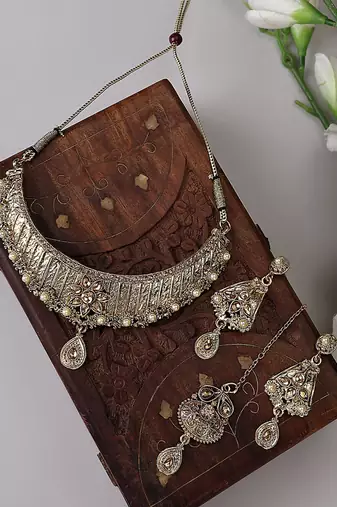 Designer Gold Plated Traditional Matte Finish Necklace with Earring Maangtika