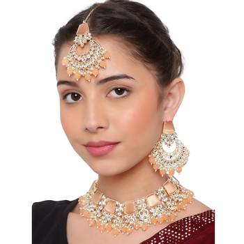 Peach kundan necklace with earring & maang tikka by leshya 2
